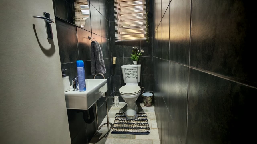 3 Bedroom Property for Sale in Waterval East North West